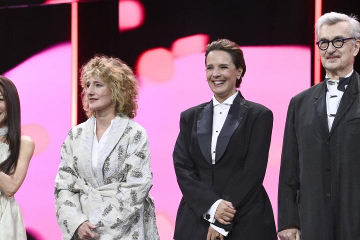 Итоги Берлина-2026: Медвежья услуга Вима Вендерса и старые песни о неглавном