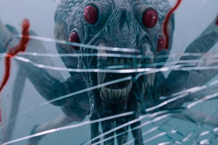 Экранизация дня. Майк Флэнаган уточнил, что его киноверсия «Мглы» Стивена Кинга не будет ремейком фильма Фрэнка Дарабонта