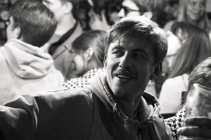 Эмиграция, театр и Александр Паль в фильме «Картины дружеских связей»