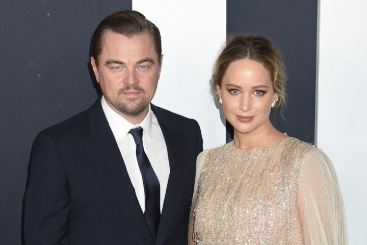 Кадр дня. Первый взгляд на Леонардо ДиКаприо и Дженнифер Лоуренс в новом фильме Мартина Скорсезе