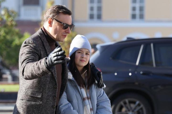 Индийские танцы, детский дом в Югре и Светлана Ходченкова в «Жемчуге»