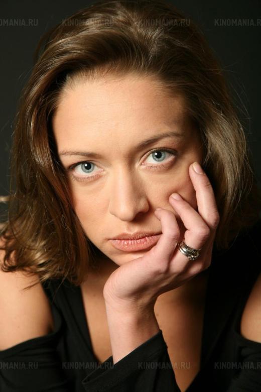 Серафима Низовская Ест Клубнику – Подводные Камни 2009 Серафима Низовская Ест Клубнику – Подводные Камни 2009