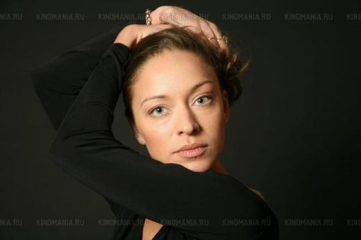 Серафима Низовская Ест Клубнику – Подводные Камни 2009 Серафима Низовская Ест Клубнику – Подводные Камни 2009